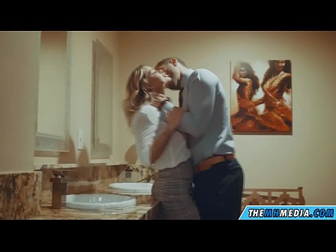 ❤️ Ke hoʻowalewale ʻia ʻoe e kahi blonde busty i kahi lumi hoʻomaha ākea ❤❌ Russian porn ma haw.passionateembracespotlight.ru ☑